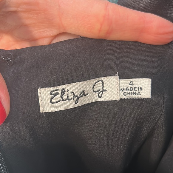 Eliza J black satan cocktail dress EUC SIZE 4 - Picture 5 of 7